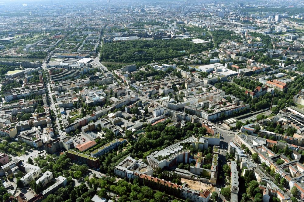 Berlin von oben - Baustelle mit Erschließungs - und Aufschüttungs- Arbeiten an der Koloniestraße 11 im Stadtteil Wedding in Berlin