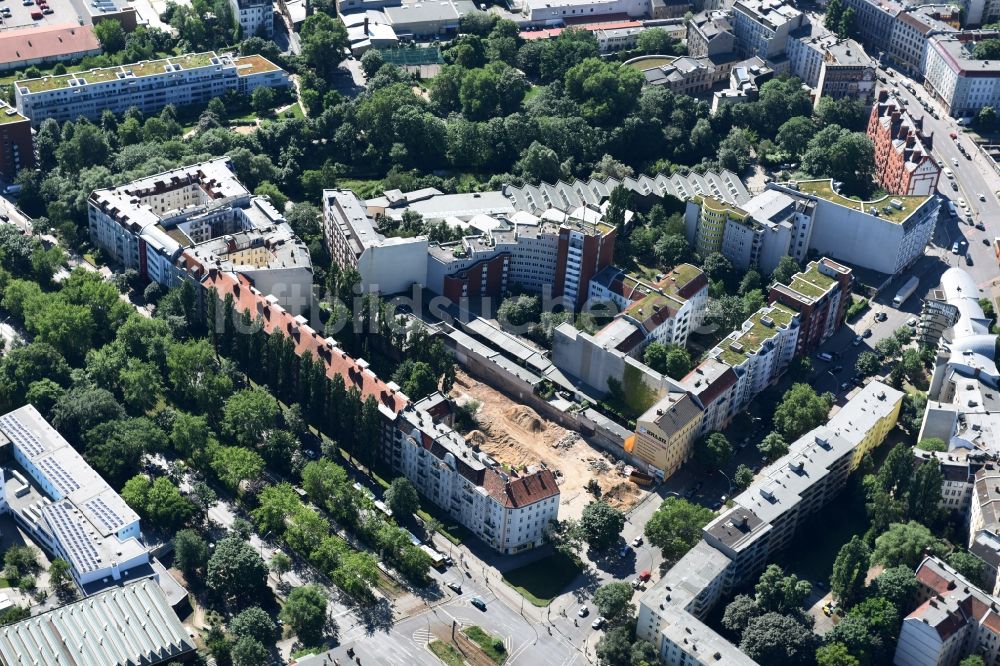 Berlin von oben - Baustelle mit Erschließungs - und Aufschüttungs- Arbeiten an der Koloniestraße 11 im Stadtteil Wedding in Berlin