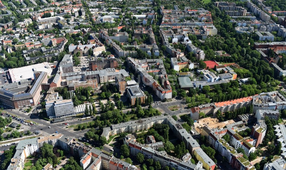 Luftaufnahme Berlin - Baustelle mit Erschließungs - und Aufschüttungs- Arbeiten an der Koloniestraße 11 im Stadtteil Wedding in Berlin