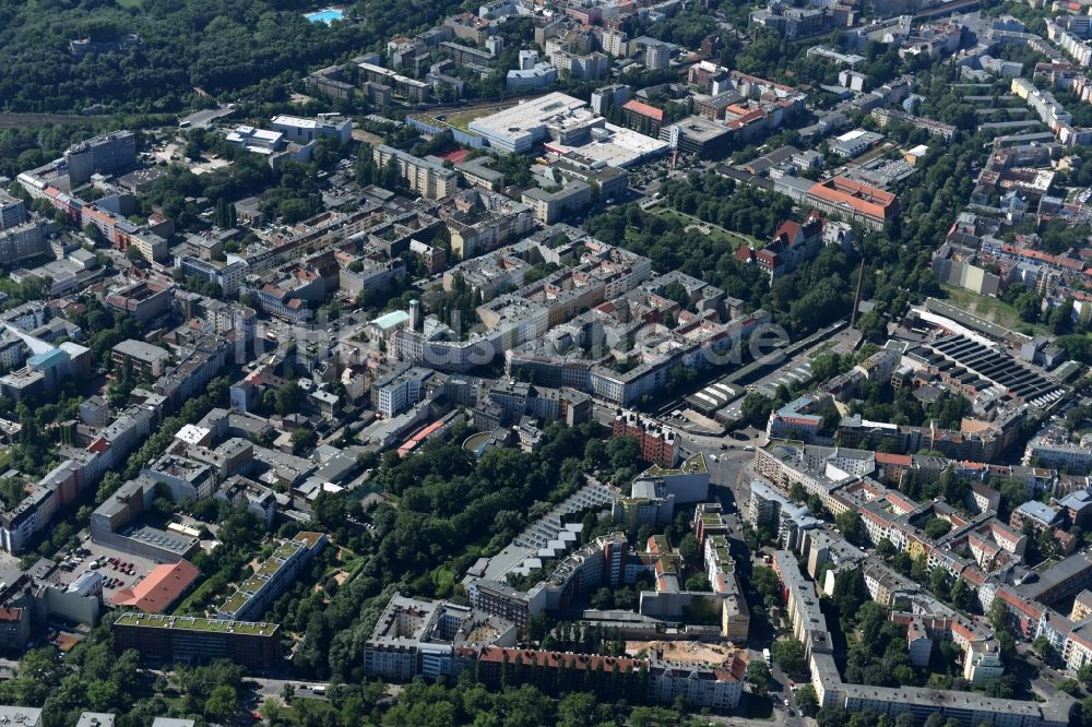 Luftaufnahme Berlin - Baustelle mit Erschließungs - und Aufschüttungs- Arbeiten an der Koloniestraße 11 im Stadtteil Wedding in Berlin