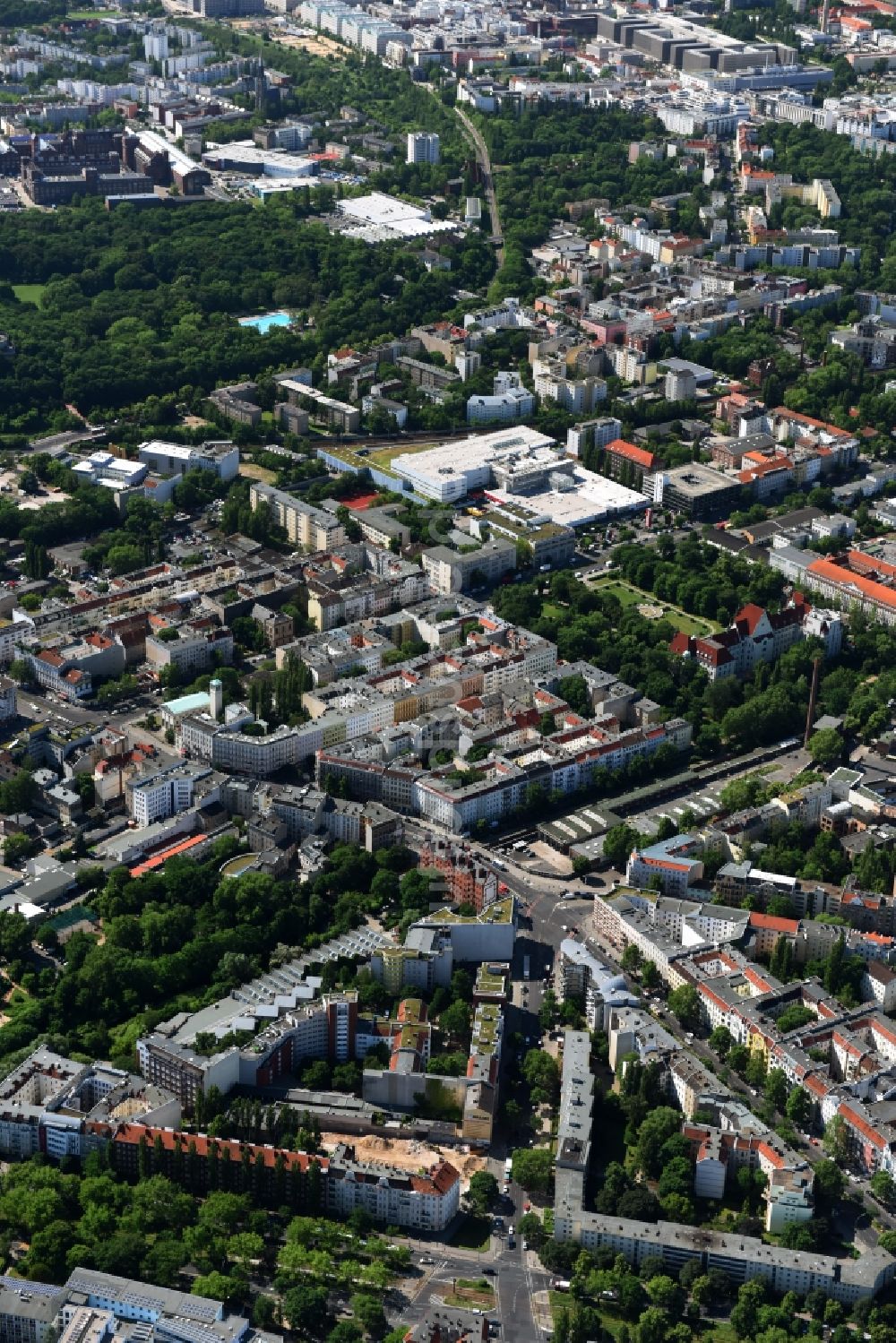 Berlin von oben - Baustelle mit Erschließungs - und Aufschüttungs- Arbeiten an der Koloniestraße 11 im Stadtteil Wedding in Berlin