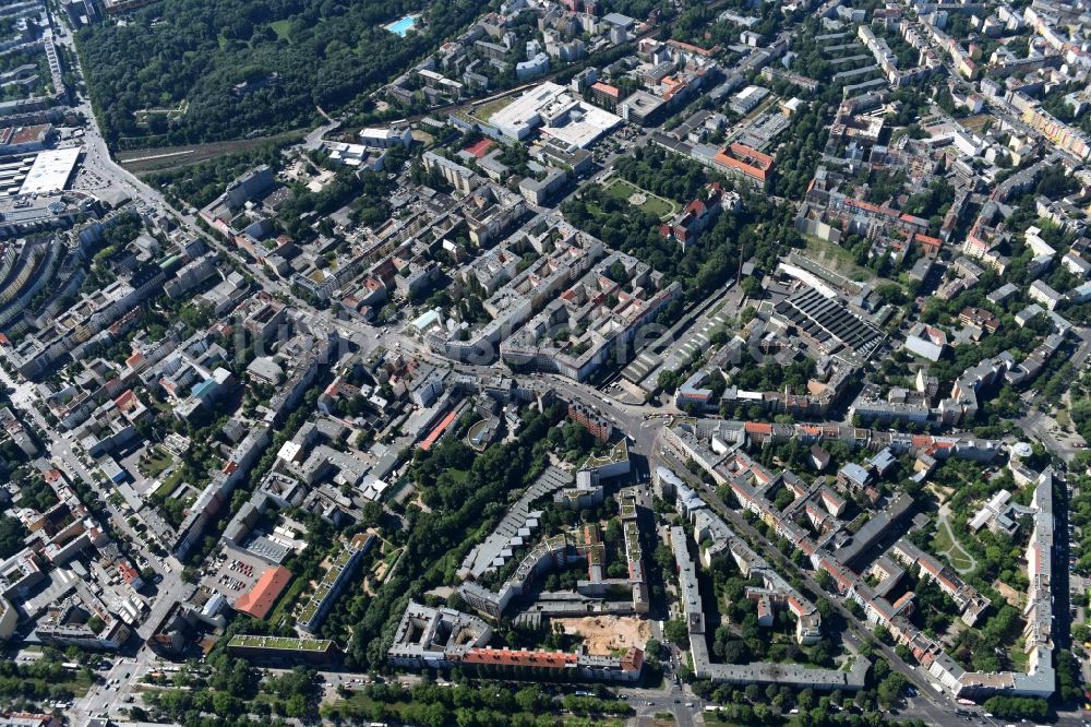 Berlin aus der Vogelperspektive: Baustelle mit Erschließungs - und Aufschüttungs- Arbeiten an der Koloniestraße 11 im Stadtteil Wedding in Berlin