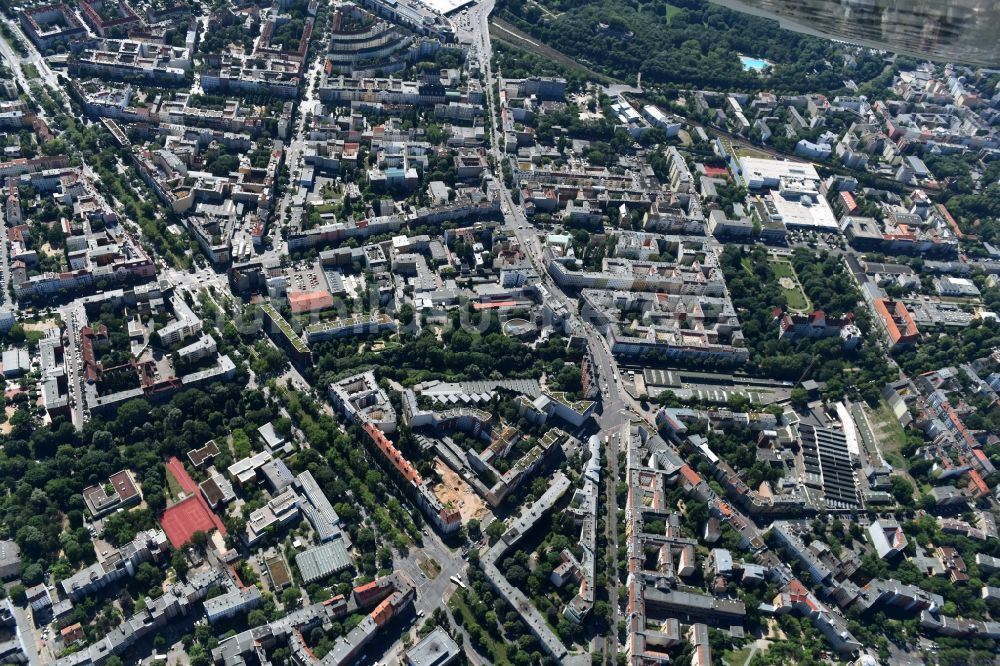 Luftbild Berlin - Baustelle mit Erschließungs - und Aufschüttungs- Arbeiten an der Koloniestraße 11 im Stadtteil Wedding in Berlin