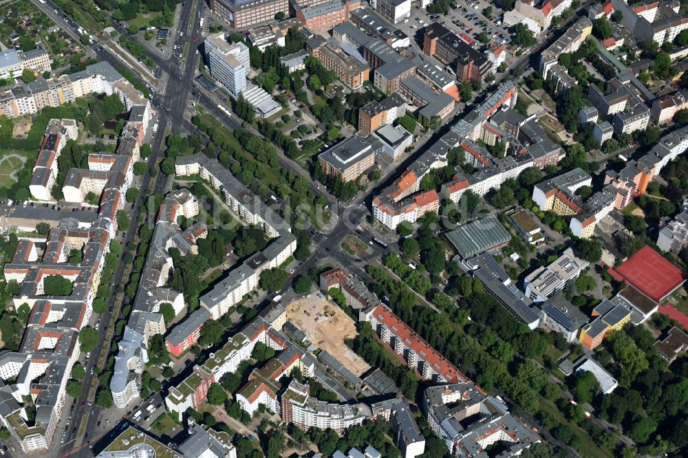 Berlin von oben - Baustelle mit Erschließungs - und Aufschüttungs- Arbeiten an der Koloniestraße 11 im Stadtteil Wedding in Berlin