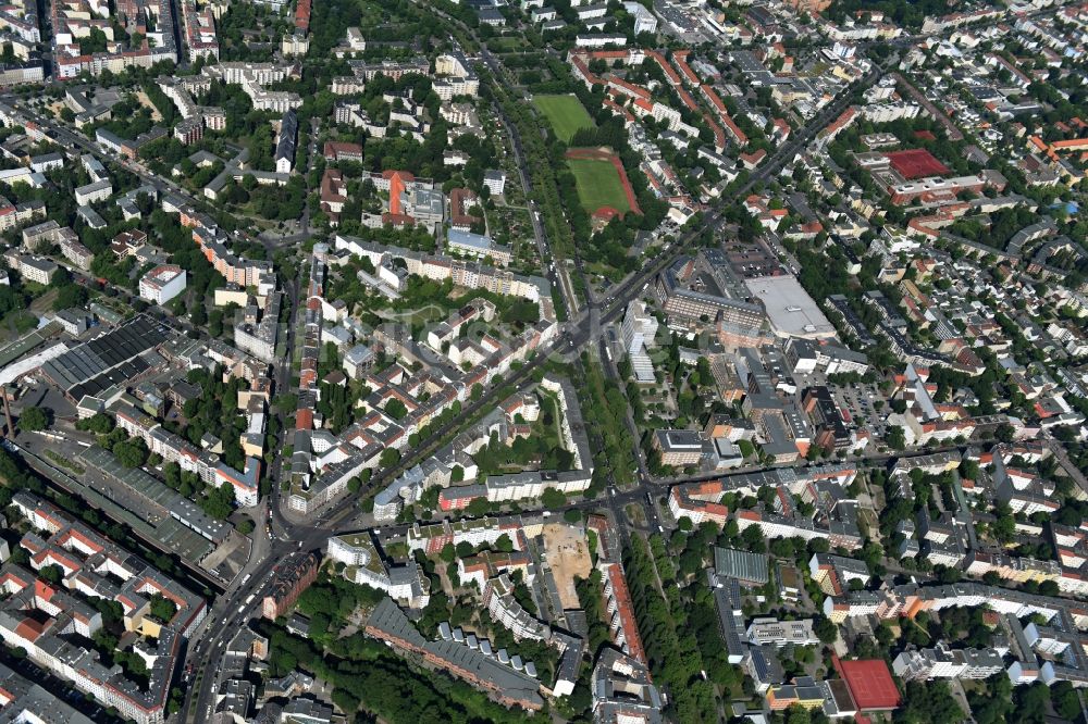 Berlin aus der Vogelperspektive: Baustelle mit Erschließungs - und Aufschüttungs- Arbeiten an der Koloniestraße 11 im Stadtteil Wedding in Berlin