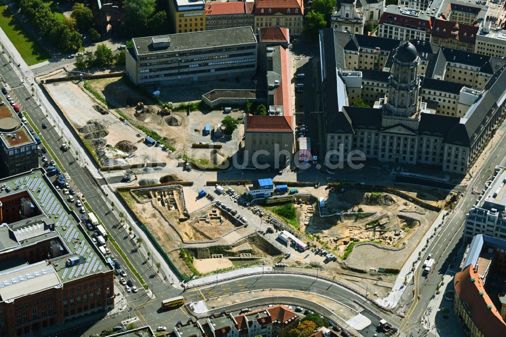 Luftaufnahme Berlin - Baustelle mit Erschließungs - und Aufschüttungs- Arbeiten am Molkenmarkt entlang der Grunerstraße im Ortsteil Mitte in Berlin, Deutschland