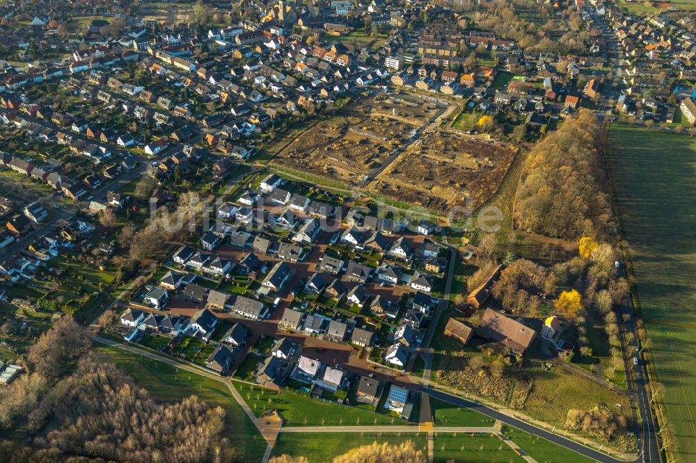 Luftaufnahme Hamm - Baustelle mit Erschließungs - und Aufschüttungs- Arbeiten für den Neubau einer Einfamilienhaussiedlung in Hamm im Bundesland Nordrhein-Westfalen, Deutschland