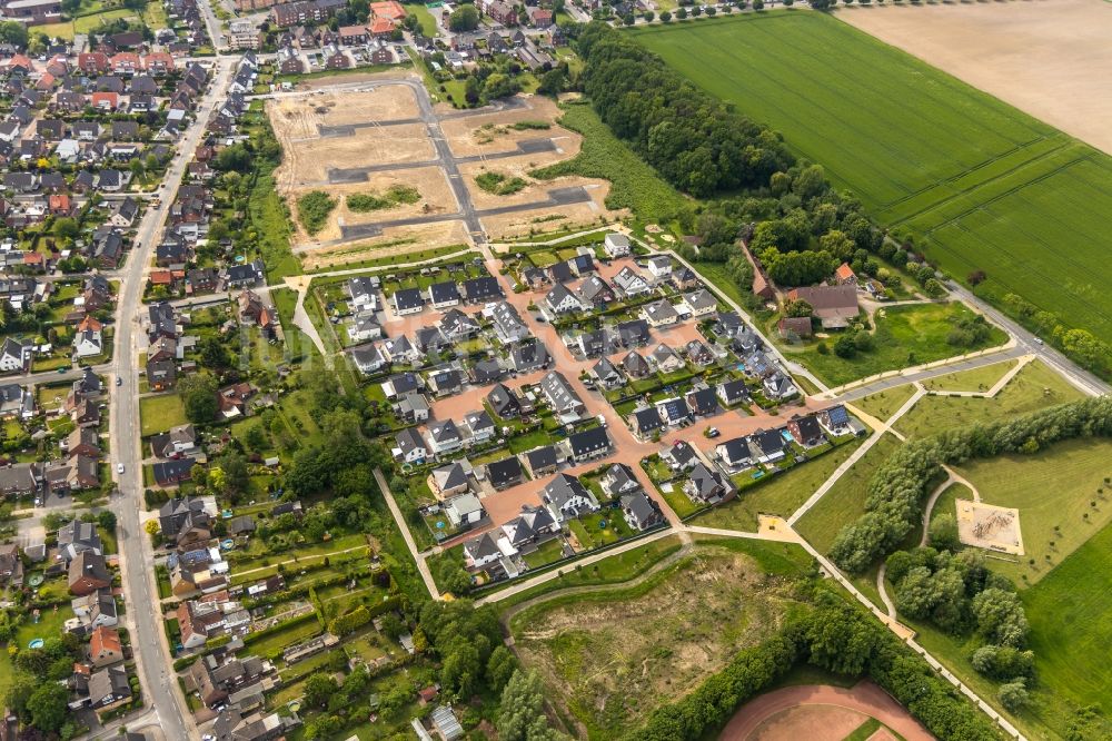 Luftaufnahme Hamm - Baustelle mit Erschließungs - und Aufschüttungs- Arbeiten für den Neubau einer Einfamilienhaussiedlung in Hamm im Bundesland Nordrhein-Westfalen, Deutschland