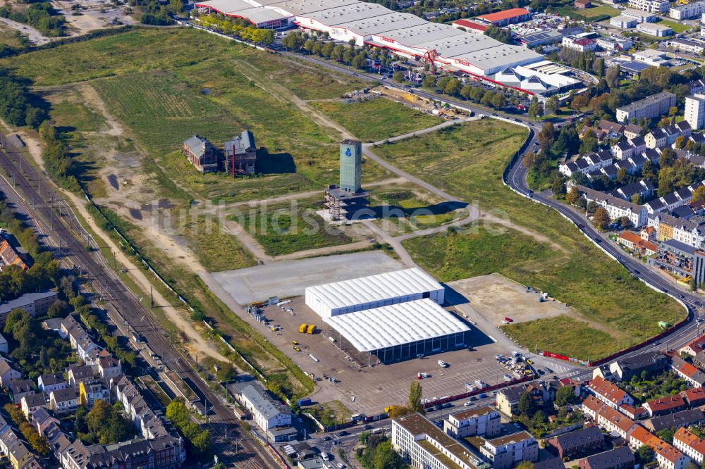 Düsseldorf aus der Vogelperspektive: Baustelle mit Erschließungs - und Aufschüttungs- Arbeiten zum Neubau des Glasmacherviertel in Düsseldorf im Bundesland Nordrhein-Westfalen, Deutschland