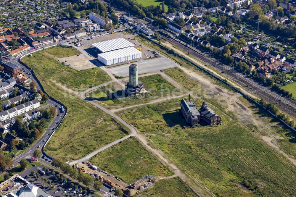 Luftaufnahme Düsseldorf - Baustelle mit Erschließungs - und Aufschüttungs- Arbeiten zum Neubau des Glasmacherviertel in Düsseldorf im Bundesland Nordrhein-Westfalen, Deutschland