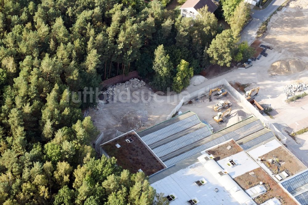 Luftaufnahme Hohen Neuendorf - Baustelle mit Erschließungs - und Aufschüttungs- Arbeiten zur revitalisierung des Fachmarktzentrums HDZ in Hohen Neuendorf im Bundesland Brandenburg