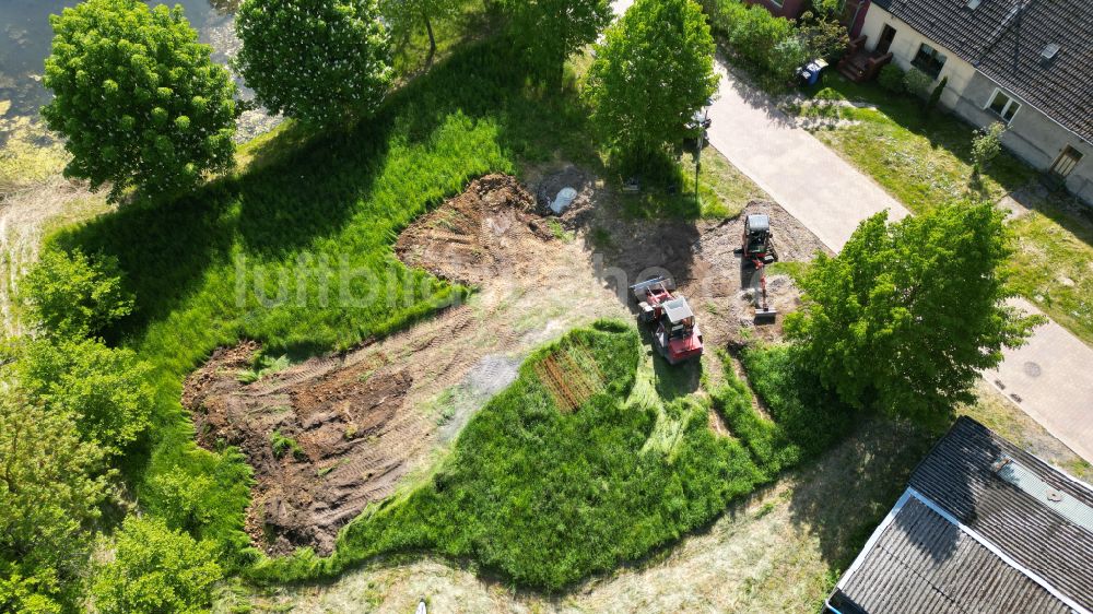 Groß Daberkow aus der Vogelperspektive: Baustelle mit Erschließungs- und Erdarbeiten für ein Einfamilienhaus in Groß Daberkow im Bundesland Mecklenburg-Vorpommern, Deutschland