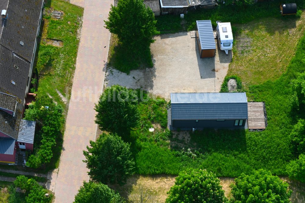 Luftaufnahme Groß Daberkow - Baustelle mit Erschließungs- und Erdarbeiten für ein Einfamilienhaus in Groß Daberkow im Bundesland Mecklenburg-Vorpommern, Deutschland