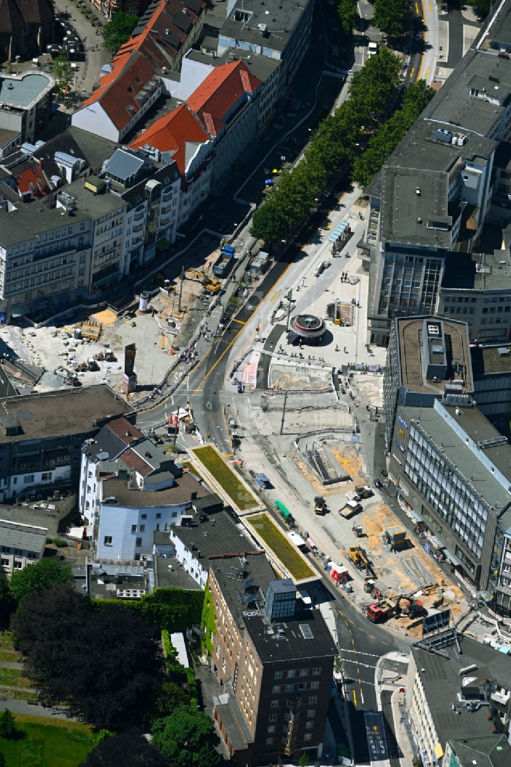 Luftbild Bielefeld - Baustelle mit Erschließungs-, Grundierungs- und Erdarbeiten mit Aufschüttungen zur Umgestaltung des Jahnplatz in Bielefeld im Bundesland Nordrhein-Westfalen, Deutschland