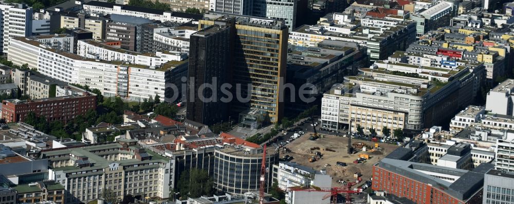 Berlin von oben - Baustelle mit Erschließungs - und Pfahlgründungsarbeiten für die Fundamentplatte des Neubaus Axel Springer Campus - OMA an der Krausenstraße - Schützenstraße in Berlin