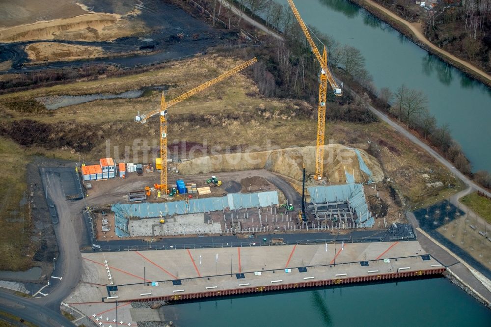 Luftaufnahme Gelsenkirchen - Baustelle mit Erschließungs - und Pfahlgründungsarbeiten für die Fundamentplatte eines Neubaus der Stölting Service Group GmbH an der Johannes-Rau-Allee im Ortsteil Bismarck in Gelsenkirchen im Bundesland Nordrhein-Westfalen