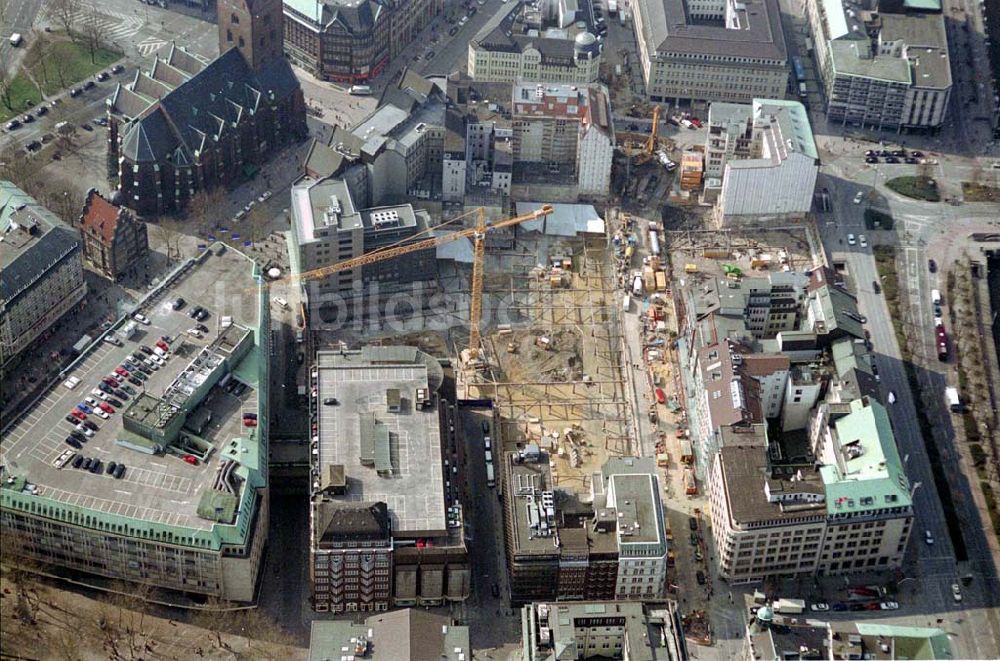 Hamburg von oben - , Baustelle Europa-Passage zwischen Mönckebergstraße und Jungfernstieg an Alster/am Glockengießerwall