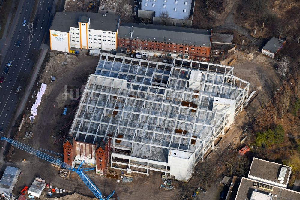 Luftaufnahme Berlin - Baustelle am Fabrikgebäude der ehemaligen Bärensiegel Brennerei in Berlin