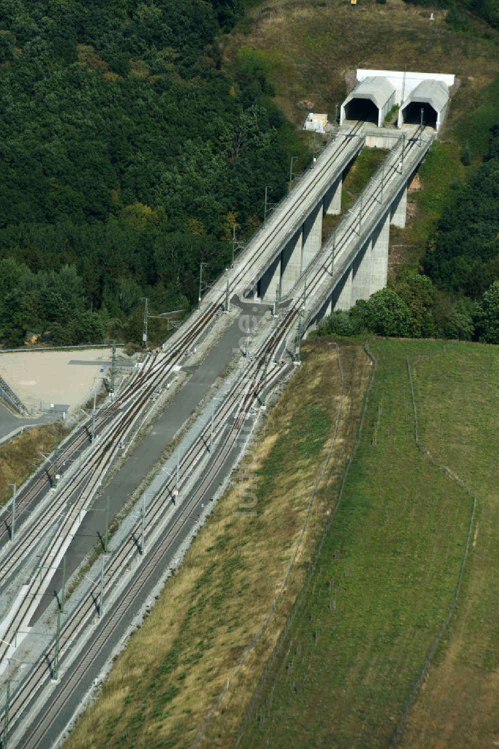 Finneland aus der Vogelperspektive: Baustelle Finnetunnel - Bibratunnel der Bahn- und ICE Strecke in Finneland im Bundesland Sachsen-Anhalt, Deutschland