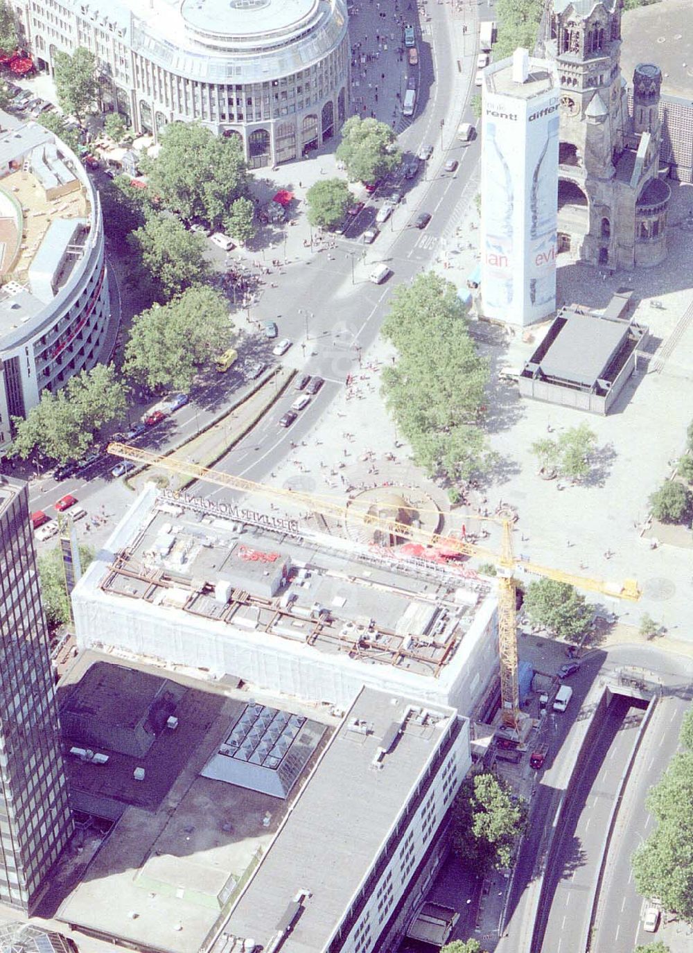 Berlin - Charlottenburg von oben - Baustelle der Firma STREIF-Baulogistik am Europacenter in Berlin - Charlottenburg.