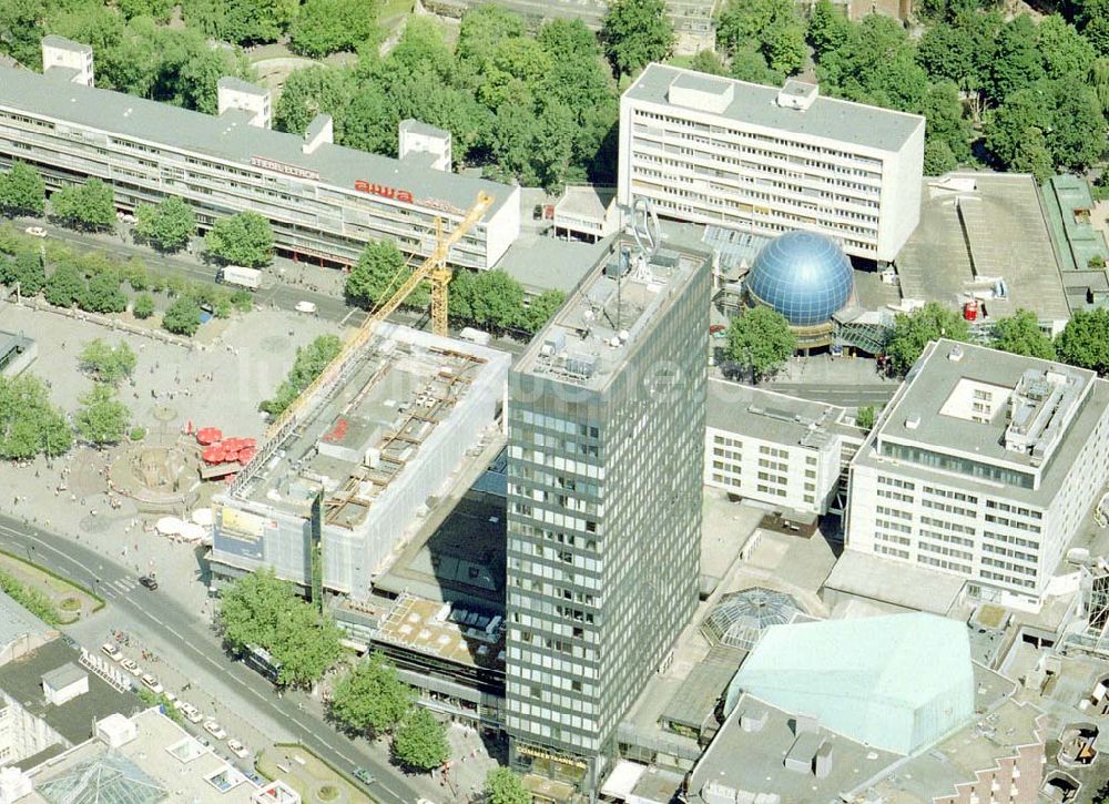 Luftaufnahme Berlin - Charlottenburg - Baustelle der Firma STREIF-Baulogistik am Europacenter in Berlin - Charlottenburg.