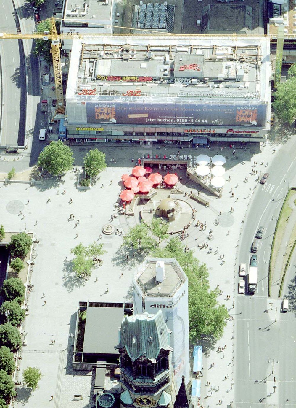 Luftaufnahme Berlin - Charlottenburg - Baustelle der Firma STREIF-Baulogistik am Europacenter in Berlin - Charlottenburg.