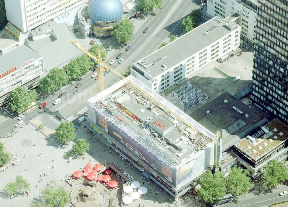 Berlin - Charlottenburg von oben - Baustelle der Firma STREIF-Baulogistik am Europacenter in Berlin - Charlottenburg.