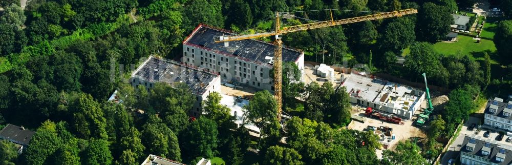 Berlin aus der Vogelperspektive: Baustelle Flüchtlingsheim- und Asylunterkunfts- Gebäude an der Leonorenstraße im Ortsteil Lankwitz in Berlin, Deutschland