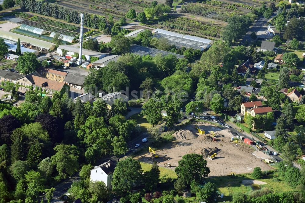 Berlin von oben - Baustelle Flüchtlingsheim- und Asylunterkunfts- Gebäude Späthstraße - Chris-Gueffroy-Allee im Ortsteil Treptow in Berlin, Deutschland