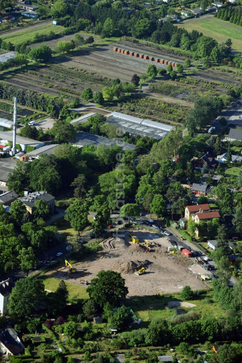 Luftbild Berlin - Baustelle Flüchtlingsheim- und Asylunterkunfts- Gebäude Späthstraße - Chris-Gueffroy-Allee im Ortsteil Treptow in Berlin, Deutschland