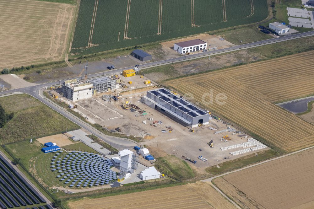 Jülich aus der Vogelperspektive: Baustelle Forschungs- Gebäude Brainergy Park für die Entwicklung und Produktion von Solarthermie-Technologien in Jülich im Bundesland Nordrhein-Westfalen, Deutschland