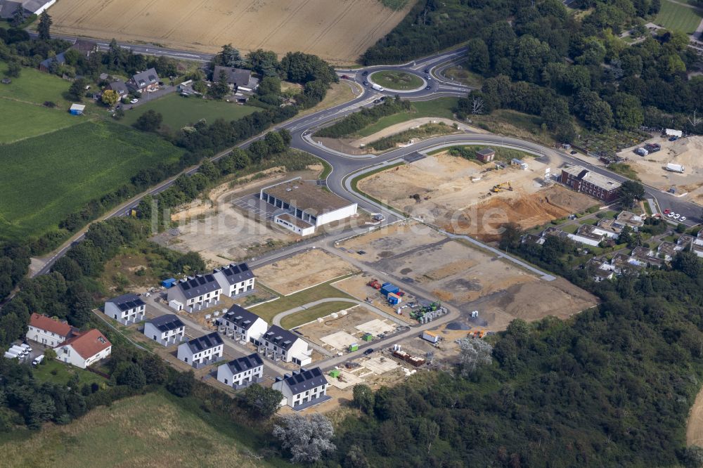 Jülich von oben - Baustelle Forschungs- Gebäude Brainergy Park für die Entwicklung und Produktion von Solarthermie-Technologien in Jülich im Bundesland Nordrhein-Westfalen, Deutschland