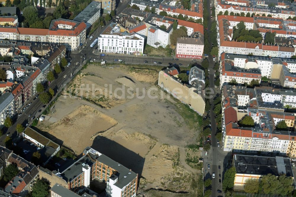 Luftbild Berlin - Baustelle Freudenberg- Areal im Wohngebiet an der Boxhagener Straße in Berlin Friedrichshain