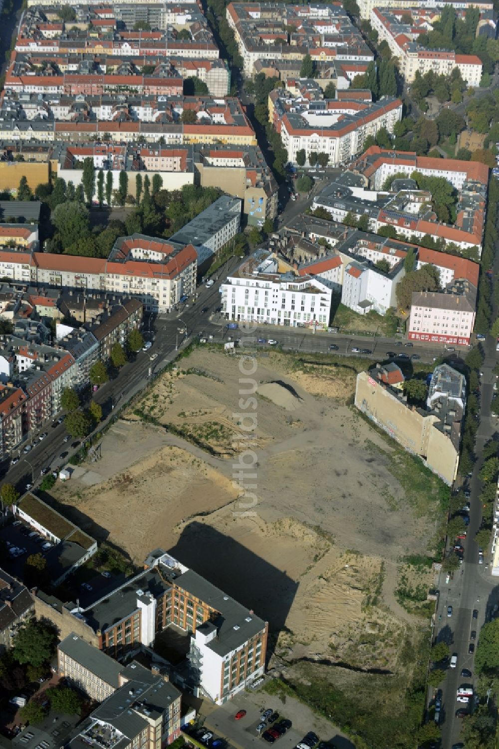 Luftaufnahme Berlin - Baustelle Freudenberg- Areal im Wohngebiet an der Boxhagener Straße in Berlin Friedrichshain