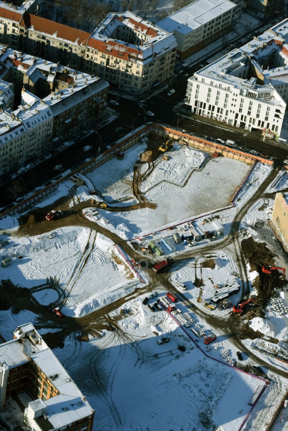 Luftbild Berlin - Baustelle Freudenberg- Areal im Wohngebiet an der Boxhagener Straße in Berlin Friedrichshain