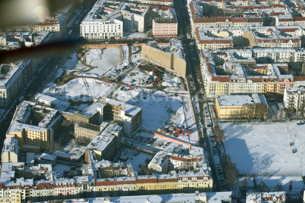 Berlin von oben - Baustelle Freudenberg- Areal im Wohngebiet an der Boxhagener Straße in Berlin Friedrichshain