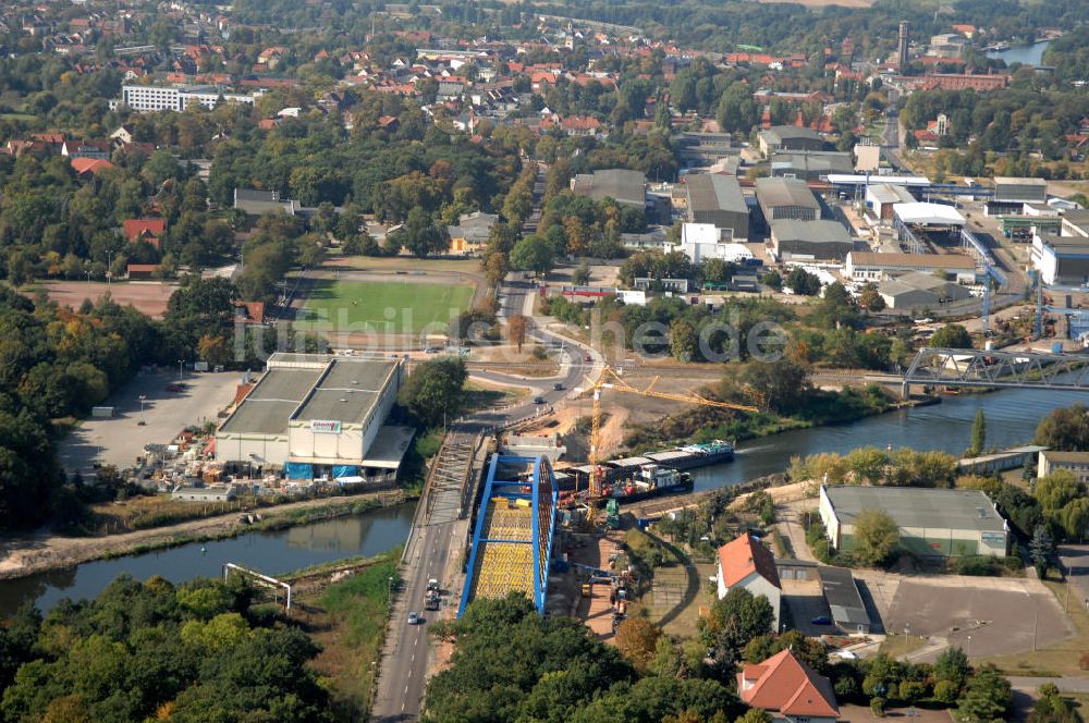 Luftbild GENTHIN - Baustelle der Friedensbrücke / Brücke des Friedens in Genthin