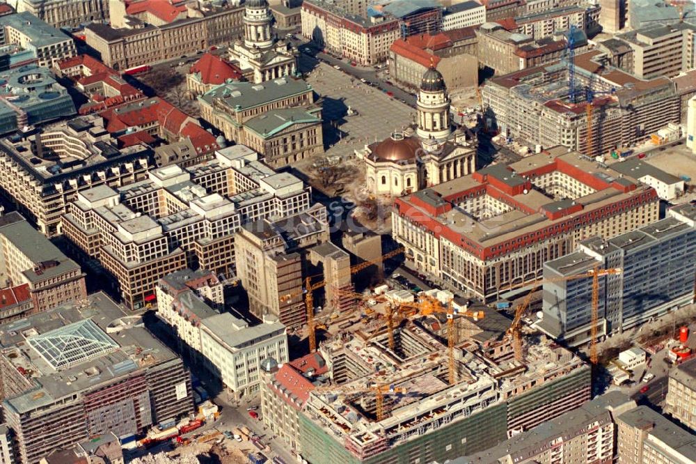 Luftbild Berlin - Baustelle an der Friedrichstrasse in Berlin Mitte. Datum: 1995