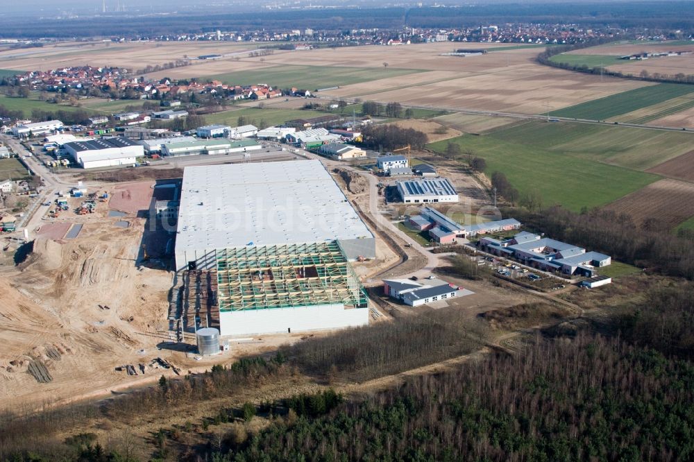 Luftaufnahme Kandel - Baustelle des Gebäudekomplex und Gelände des Logistikzentrums Zufall im Ortsteil Gewerbegebiet Horst in Kandel im Bundesland Rheinland-Pfalz