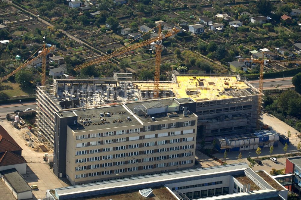 Magdeburg von oben - Baustelle Gebäudekomplex des Institut Leibniz-Institut für Neurobiologie in Magdeburg im Bundesland Sachsen-Anhalt, Deutschland