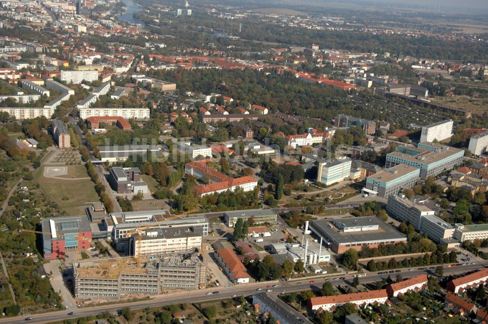 Magdeburg aus der Vogelperspektive: Baustelle Gebäudekomplex des Institut Leibniz-Institut für Neurobiologie in Magdeburg im Bundesland Sachsen-Anhalt, Deutschland