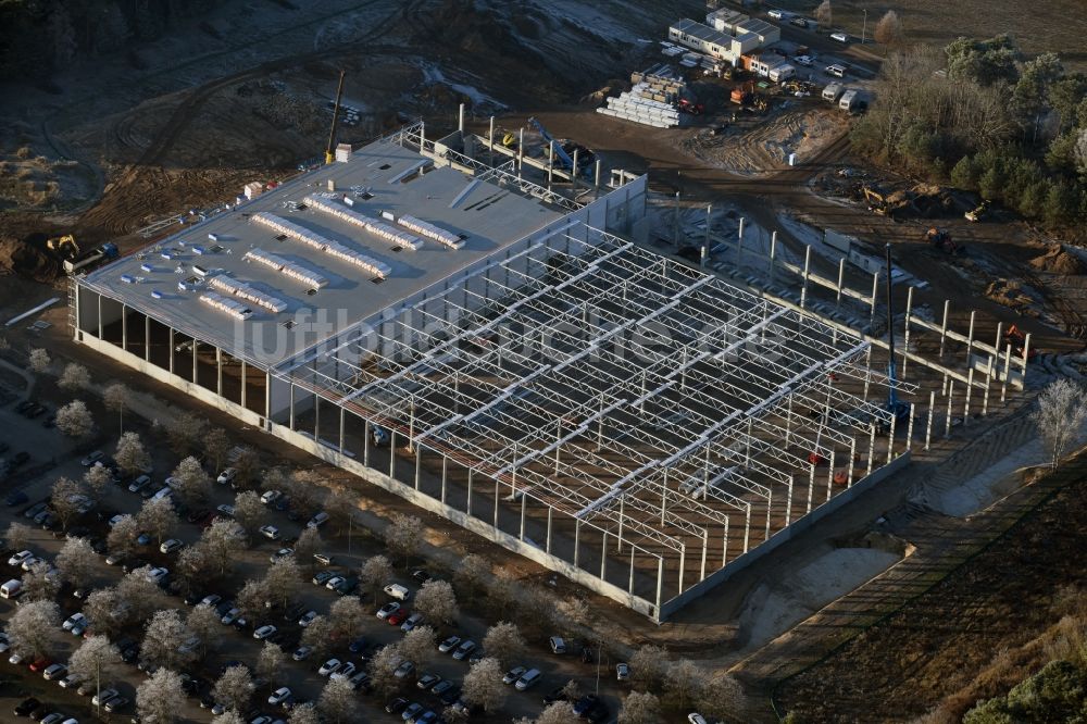 Freienbrink aus der Vogelperspektive: Baustelle Gebäudekomplex und Logistikzentrum auf dem Gelände der GLX Global Logistic Services GmbH - CDC an der Kiefernstraße in Freienbrink im Bundesland Brandenburg, Deutschland