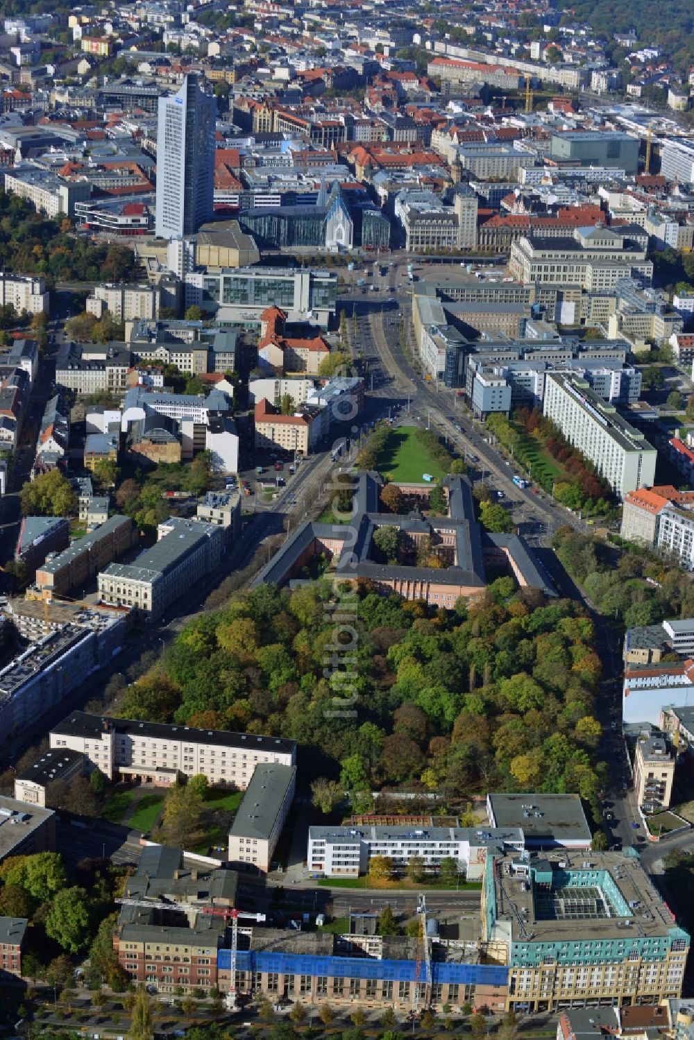 Luftbild Leipzig - Baustelle Gebäudekomplex der Ruine des Bugra Messehaus am Gerichtsweg in Leipzig im Bundesland Sachsen