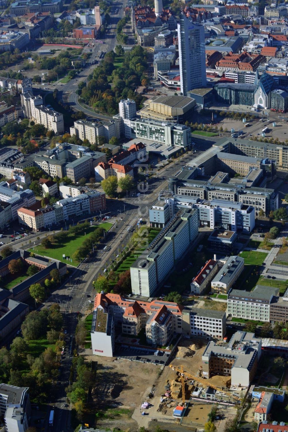 Leipzig aus der Vogelperspektive: Baustelle des Gebäudekomplexes auf dem ehemaligen Gelände der Druckerei VEB Interdruck an der Dresdner Straße Ecke Salomonstraße in Leipzig im Bundesland Sachsen