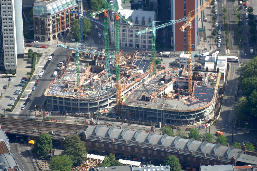 Berlin von oben - Baustelle des Geschäftshaus- und Wohnkomplex ?Hackesches Quartier? in Berlin - Mitte