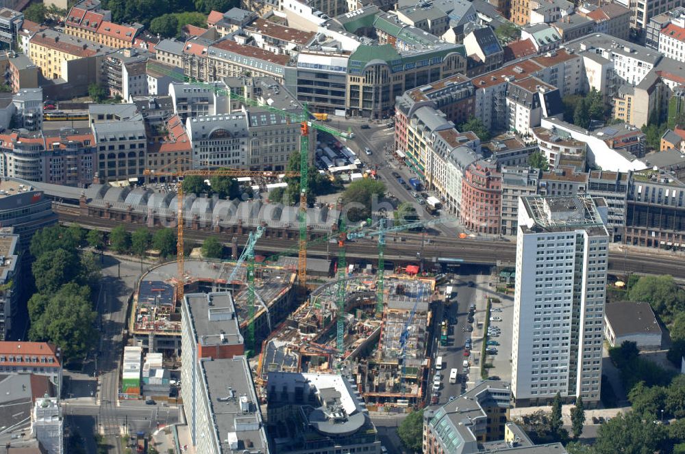 Berlin von oben - Baustelle des Geschäftshaus- und Wohnkomplex ?Hackesches Quartier? in Berlin - Mitte