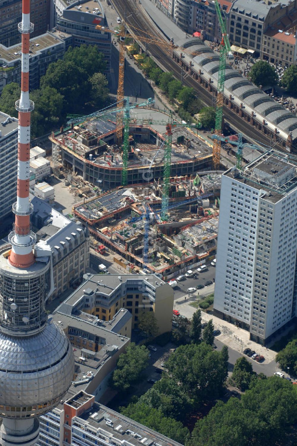 Berlin von oben - Baustelle des Geschäftshaus- und Wohnkomplex ?Hackesches Quartier? in Berlin - Mitte