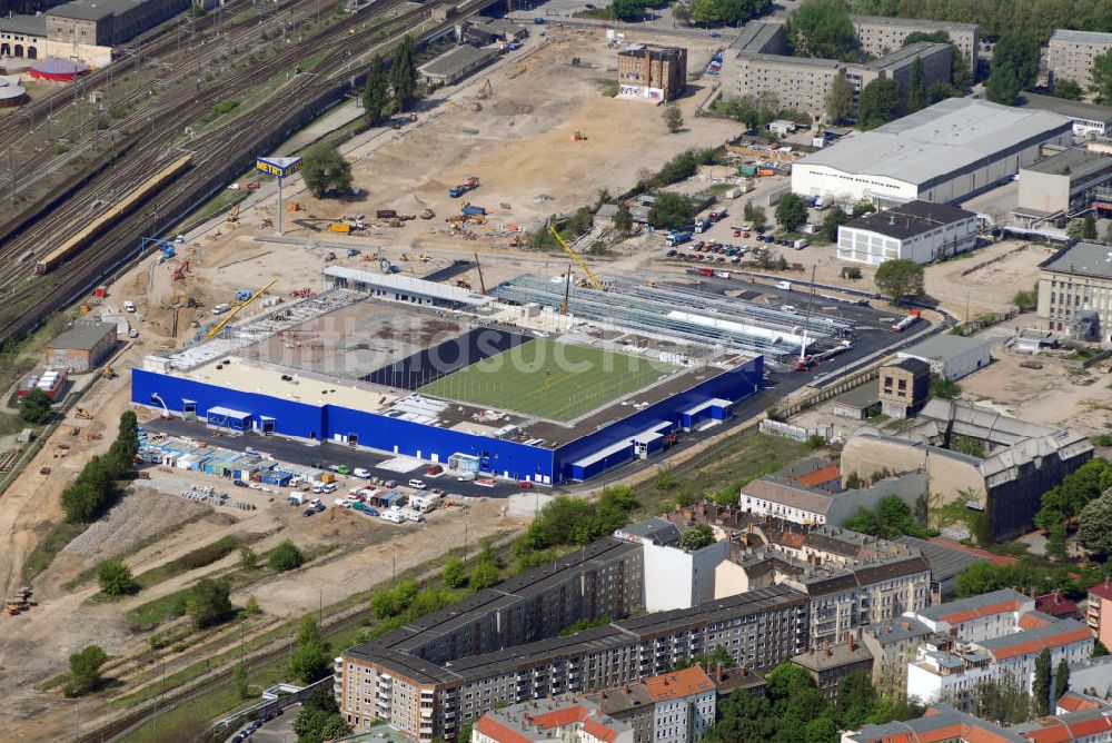 Berlin aus der Vogelperspektive: Baustelle Großhandelmarkt METRO Berlin-Friedrichshain