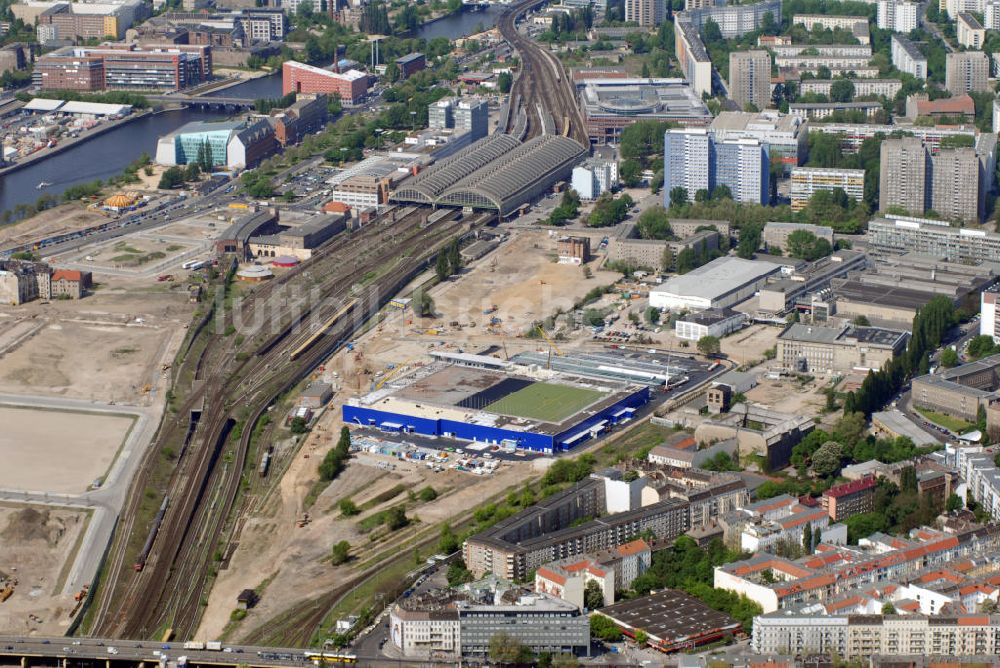 Luftbild Berlin - Baustelle Großhandelmarkt METRO Berlin-Friedrichshain