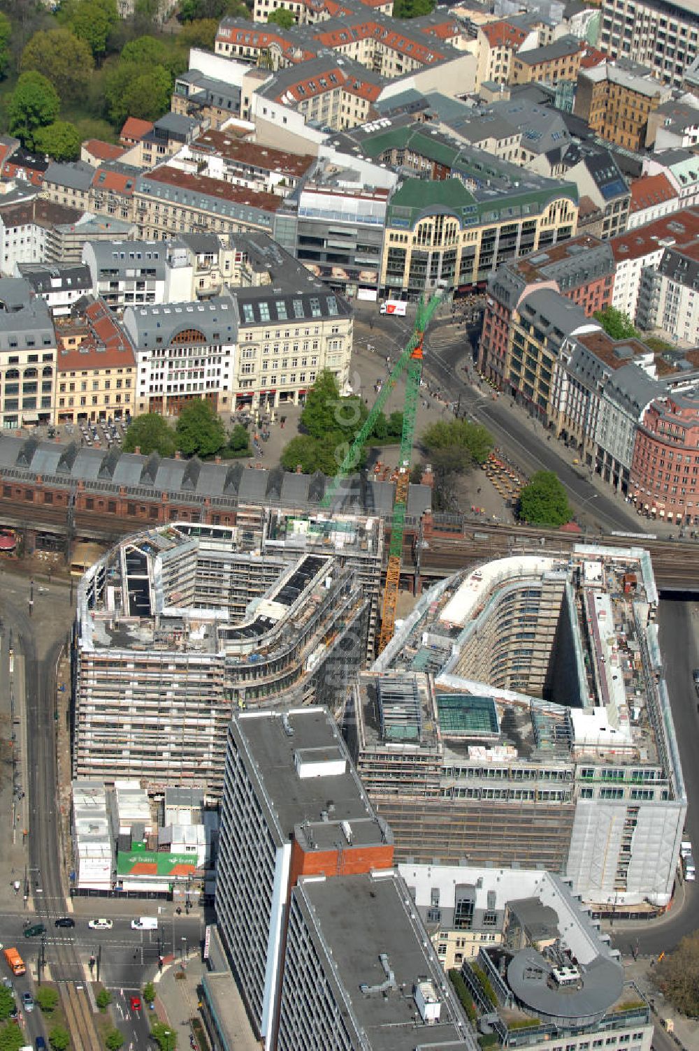 Berlin von oben - Baustelle Hackesches Quartier in Berlin Mitte